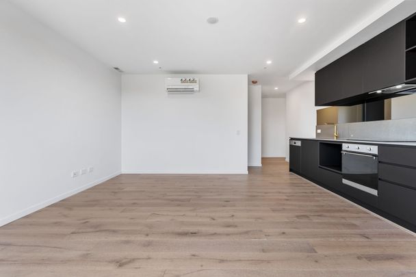 335/81 Cooyong Street, Reid - Photo 1