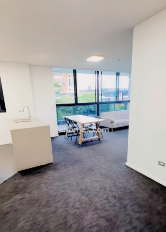 24 Danks Street, Sydney - Photo 2