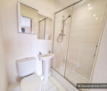 2 bedroom flat to rent - Photo 3