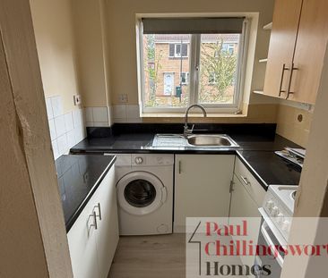 1 bed Semi-detached House - Photo 5