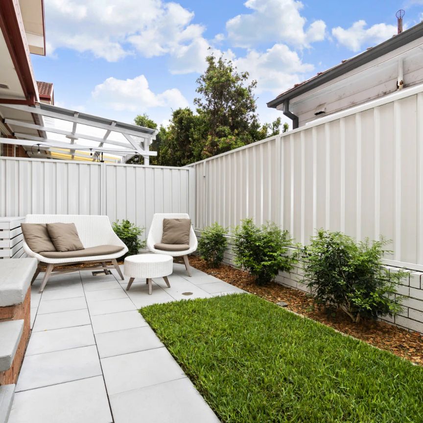 2/41 Selwyn Street, Merewether. - Photo 1