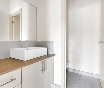 4/126-128 Glenlyon Road, Brunswick VIC 3056 - Photo 3