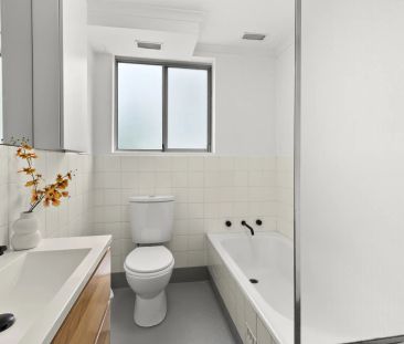 Stylish Coastal Living in a Prime Lifestyle Location - Photo 6