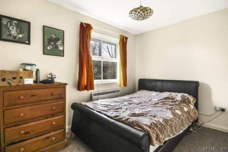 2 bedroom property to rent in Bracknell - Photo 3