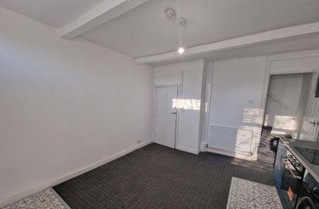 2 bedroom terraced house to rent - Photo 4