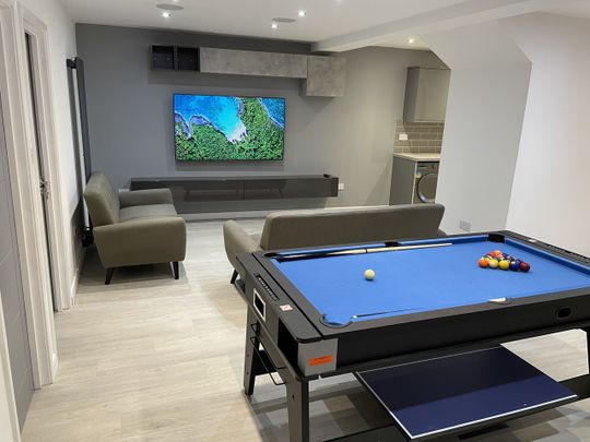 7 Bed Detached House, Charter Avenue, CV4 - Photo 1