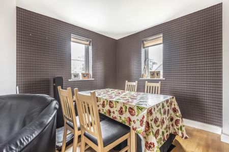 2 bedroom flat to rent - Photo 3