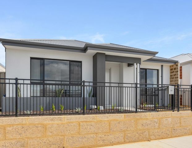 BRAND NEW 4x2x2 FAMILY HOME! - Photo 1