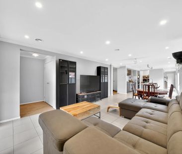 QUALITY, COMFORT & CONVENIENCE IN A PRESTIGIOUS SETTING - Photo 1