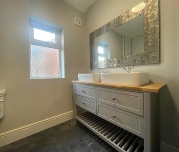 3 bedroom semi-detached house to rent - Photo 4