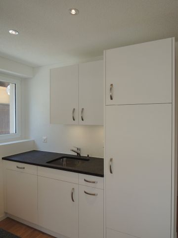 Charmante 2.5-Zimmer-Wohnung im Erdgeschoss - Photo 2