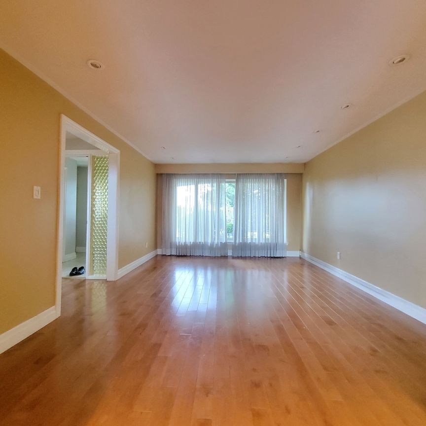 For Lease - 107 Bolland Crescent, Ajax, Ontario - Photo 1