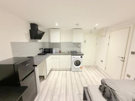 Studio to rent - Photo 5