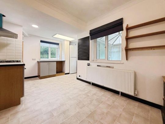 3 bedroom House To Let - Photo 1