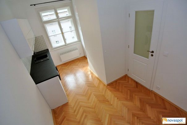 Pronájem bytu 1+kk 21 m² - Photo 1
