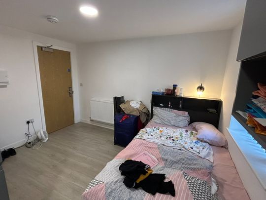 Studio Flat, Humphrey Road, M16 - Photo 1