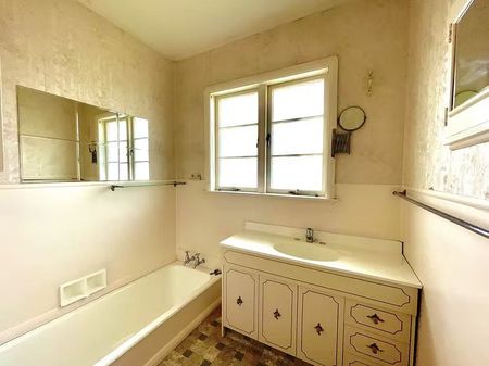 Family home in Te Rahu Road, Te Awamutu - Photo 5