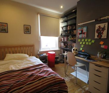 3 bedroom terraced house to rent - Photo 3