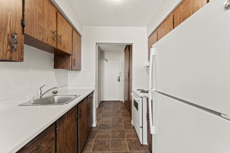 Glenwood Apartments - Photo 2