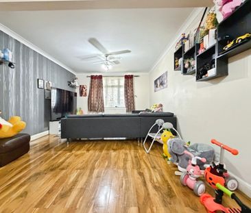 4 bedroom House To Let - Photo 1