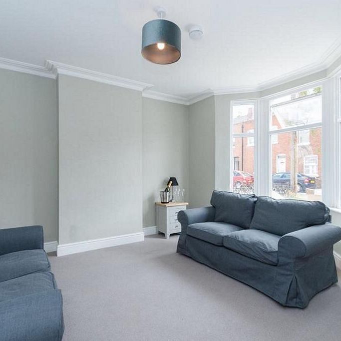 4 bedroom semi-detached house to rent - Photo 1