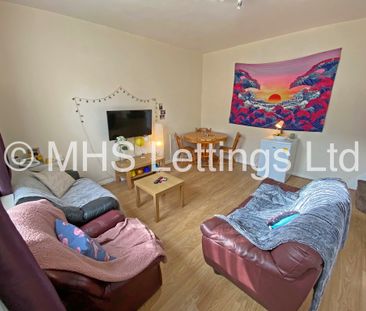 5 Bedroom Mid Terraced House for rent in Royal Park Avenue - Photo 3