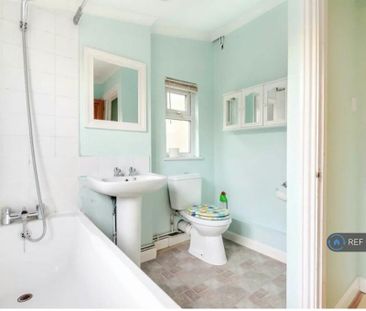 3 bedroom end of terrace house to rent - Photo 5