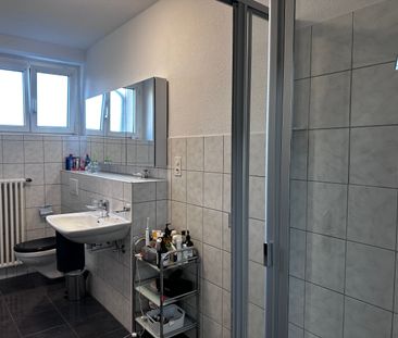Modernes Wohnen in Zürich: Geräumige 4.5-Zimmerwohnung - Foto 2