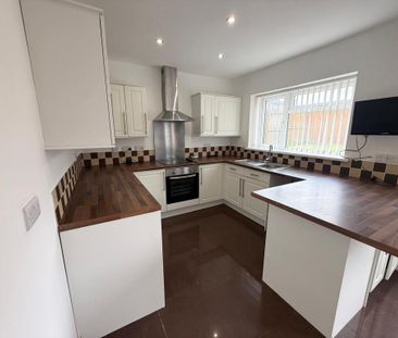 3 bedroom semi-detached house to rent - Photo 4