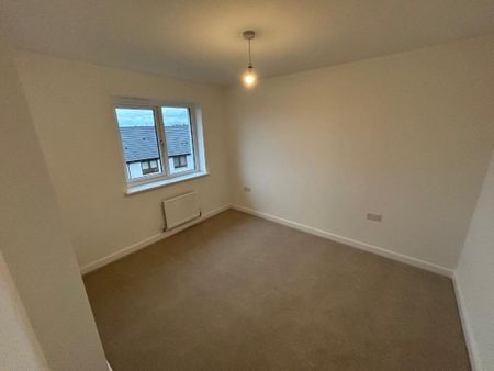 3 bedroom semi-detached house to rent - Photo 2