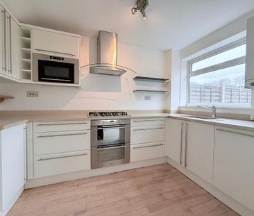 3 bedroom terraced house to rent - Photo 2