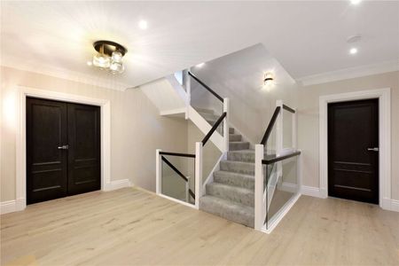 An truly outstanding new build detached home situated on one of the best roads in Beaconsfield. - Photo 5
