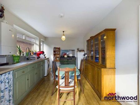 Downs Valley Road, Willingdon, Eastbourne, BN20 - Photo 2