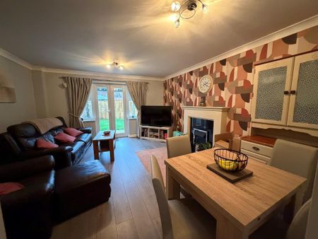 3 Bedroom Town House To Rent - Photo 2