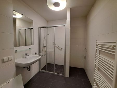Ruhig gelegene 2- Zimmer - Wohnung mit großem Balkon | Kärntnerstraße 538 Top 27 - Photo 4