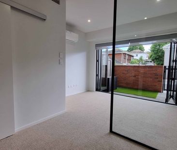 1 bedroom studio in central Mt Albert - Photo 2