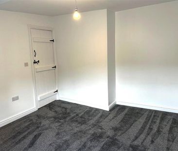 2 bedroom semi-detached house to rent - Photo 3