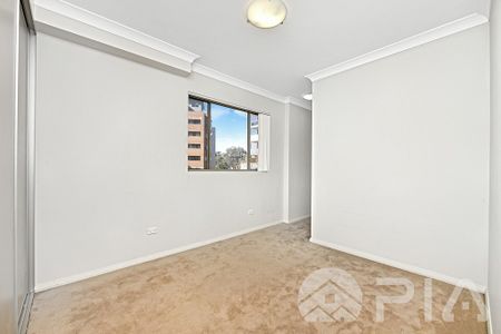 Two bedrooms apartment in Holroyd Garden park - Photo 4