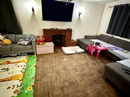 4 bedroom detached house to rent - Photo 3