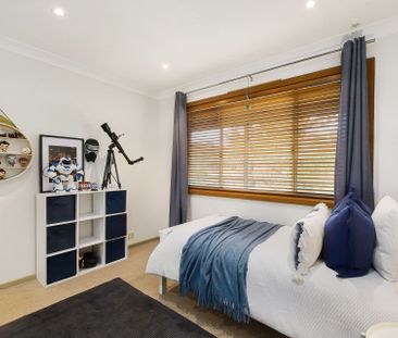 Renovated contemporary family home - Photo 6