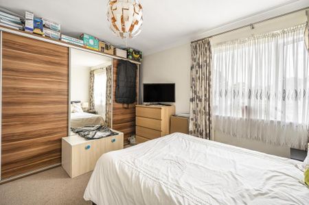 3 bedroom end of terrace house to rent - Photo 5