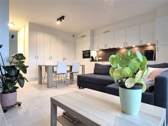 Appartement te huur - Photo 1