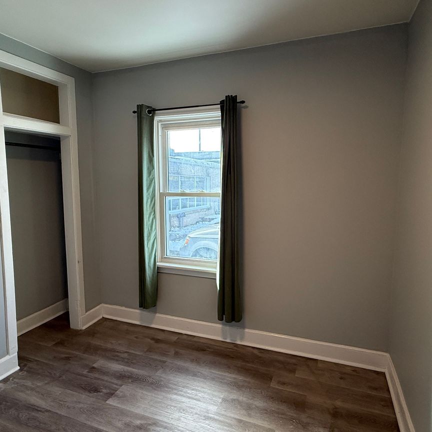 For Lease - 1072 Dundas Street Unit# 3, London East, Ontario - Photo 1