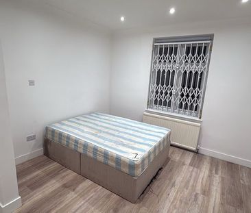 Room in a Shared House, Westway, W12 - Photo 2
