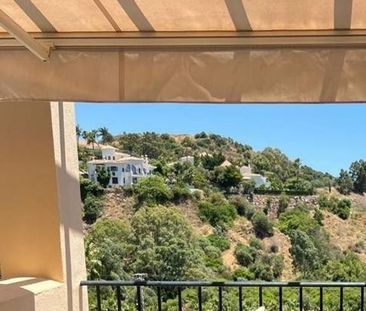 Luxury penthouse for rent in Benahavís, Spain - Photo 6