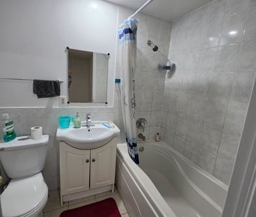 For Lease - 63 Wiggens Court, Toronto, Ontario - Photo 3