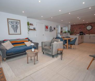 5 bedroom semi-detached house to rent - Photo 1