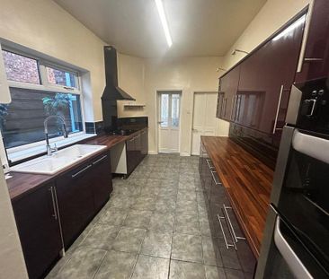 3 bedroom terraced house to rent - Photo 2