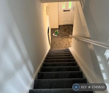 3 bedroom semi-detached house to rent - Photo 6