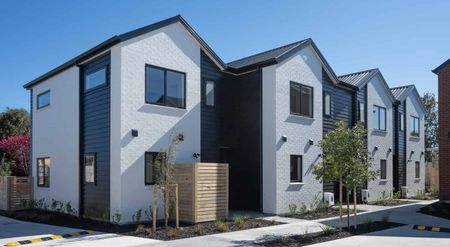 Brand new two bed, two bath townhouse - Photo 2